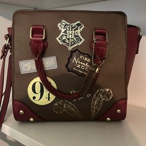 Bioworld Harry Potter 9 3/4 Brown Burgundy Crossbody Bag Purse